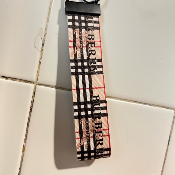 Designer wristlet keychains - Picture 7 of 14